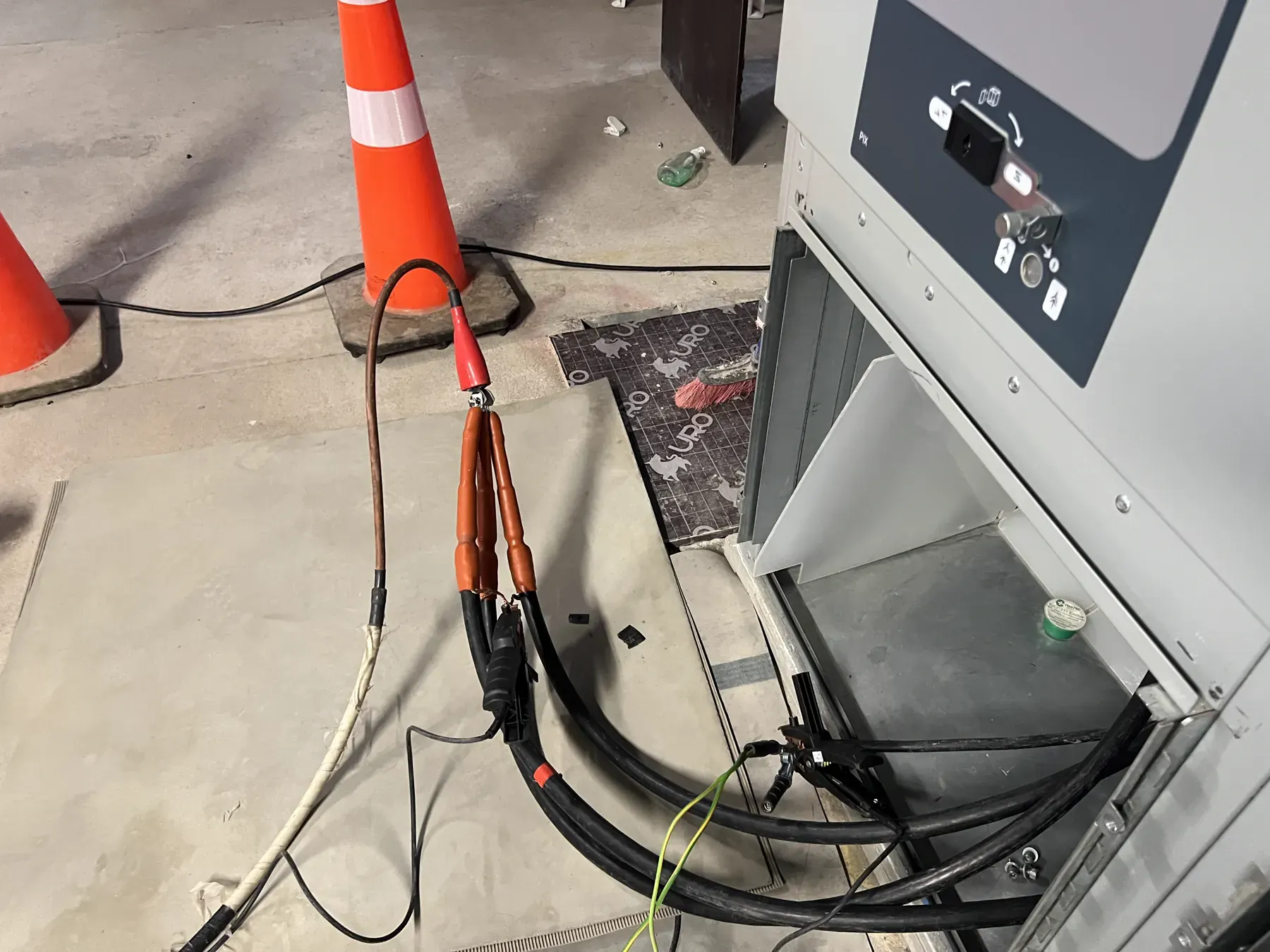 Imagen técnica 14 del servicio Mantenimiento Eléctrico a Redes Industriales y Comerciales